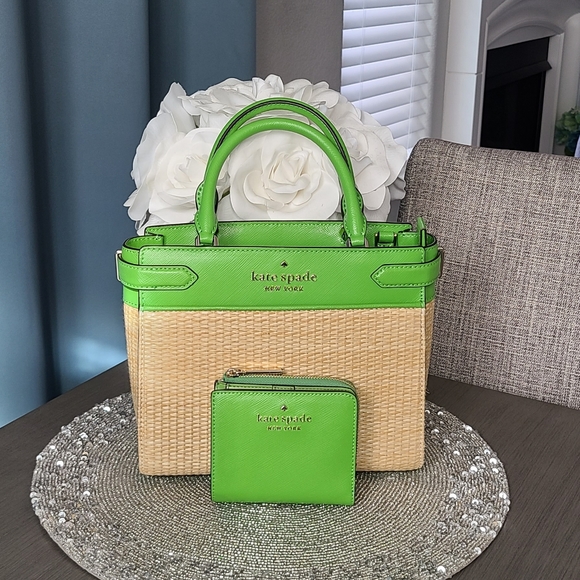 kate spade Handbags - Kate Spade Green bag & Wallet Set - Like New